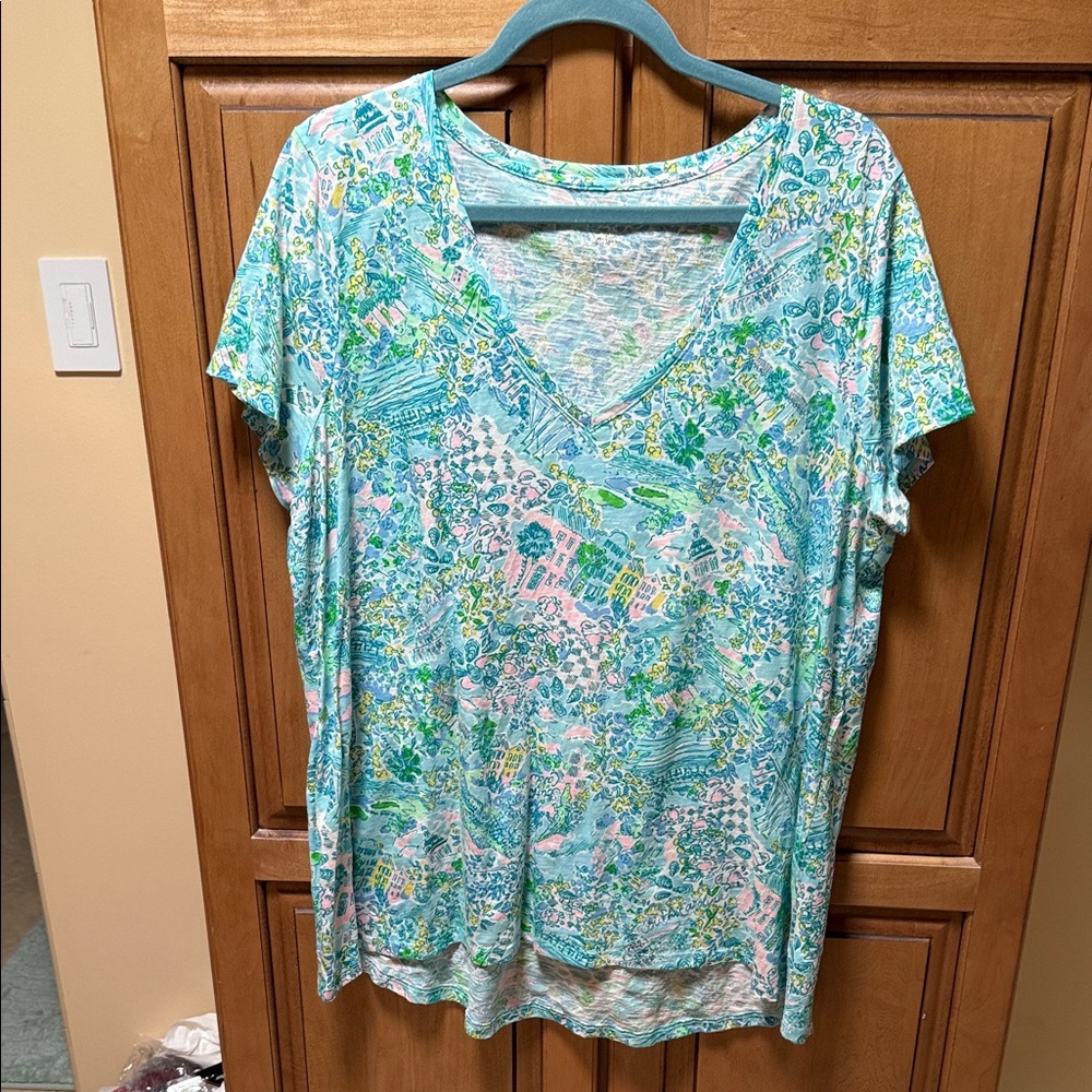 Lilly Pulitzer V-Neck Short Sleeve Top